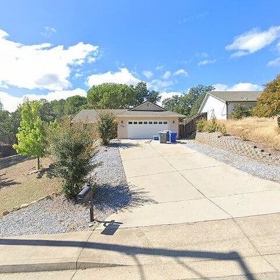 3736 Summit Dr, Redding, CA 96001