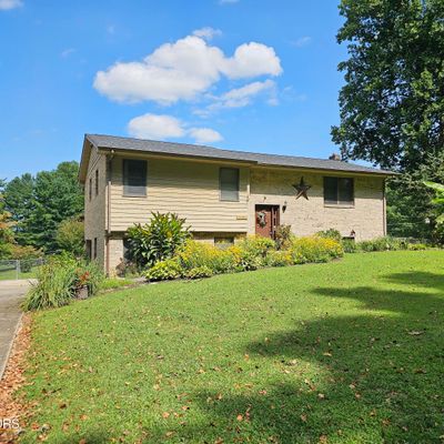 376 Summit Dr, Speedwell, TN 37870