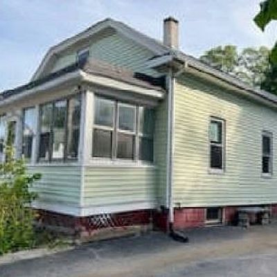 386 Thacher St, Attleboro, MA 02703