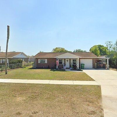 38832 Henry Dr, Zephyrhills, FL 33542