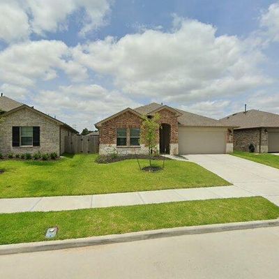 3931 Country Club Dr, Baytown, TX 77521