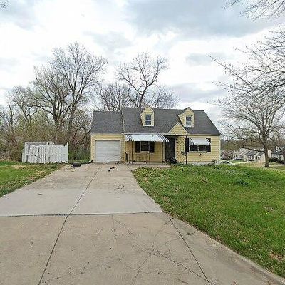 4017 Vineyard Rd, Kansas City, MO 64130