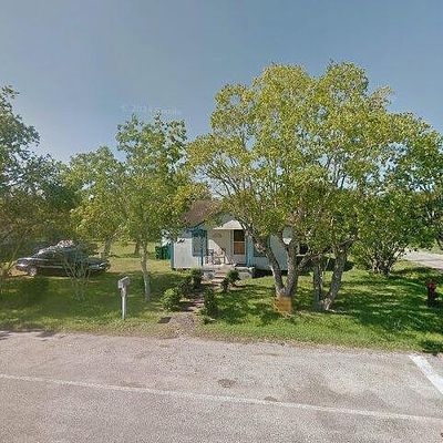 413 Mexico St, Edna, TX 77957