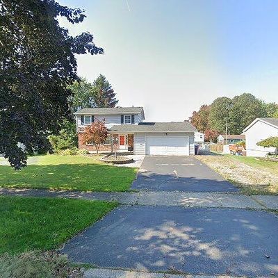 35 Wingate Dr, Rochester, NY 14624