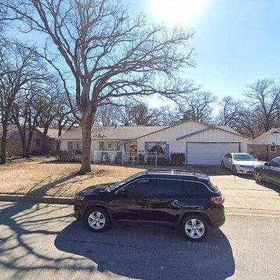 3608 Alhambra Dr, Forest Hill, TX 76119