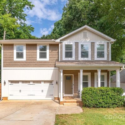 3675 W Bay Dr, Sherrills Ford, NC 28673