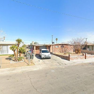 5052 Newton Dr, Las Vegas, NV 89122