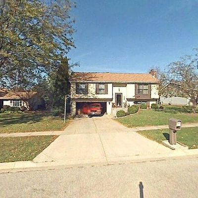 422 Stratford Ct, Mchenry, IL 60050