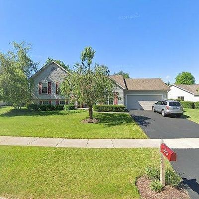 423 E Barberry Cir, Yorkville, IL 60560