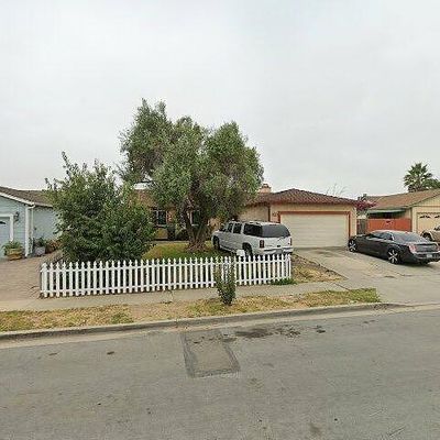 427 Saint Albans Ct, Salinas, CA 93905