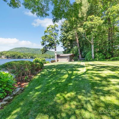 43 Chimney Pt, Lake Toxaway, NC 28747