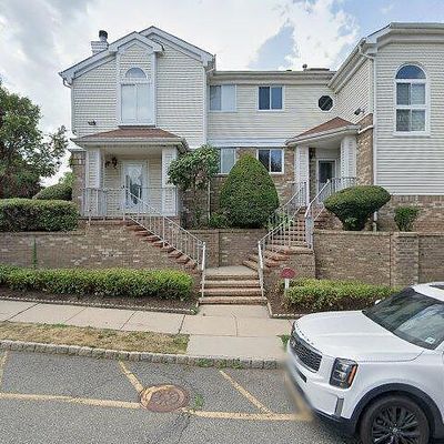 601 Madaline Dr, Avenel, NJ 07001