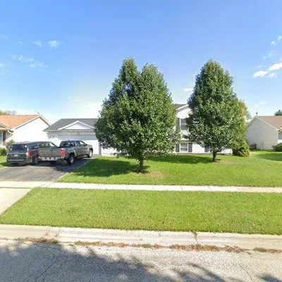 612 Wimbleton Trl, Mchenry, IL 60050