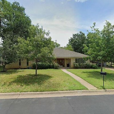 520 Holder Dr, Hurst, TX 76053