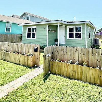 5325 Avenue L, Galveston, TX 77551