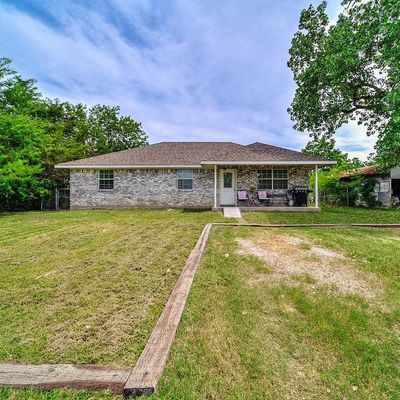 541 W Hughes St, Collinsville, TX 76233