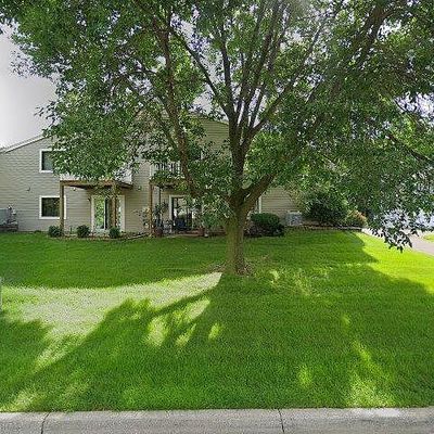 5623 Pompano Dr, Hopkins, MN 55343