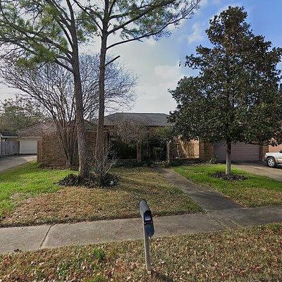 7202 Las Brisas Dr, Houston, TX 77083