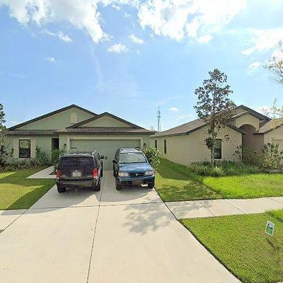 725 Chatham Walk Dr, Ruskin, FL 33570