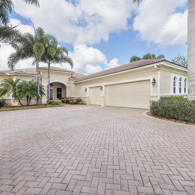 7510 Ironhorse Blvd, West Palm Beach, FL 33412