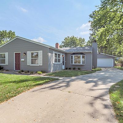 79 Amesbury Rd, Montgomery, IL 60538