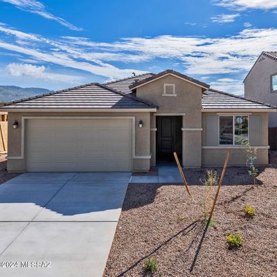 8041 S Expedition Dr, Tucson, AZ 85747