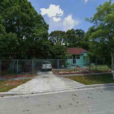 671 E 7 Th St, Hialeah, FL 33010