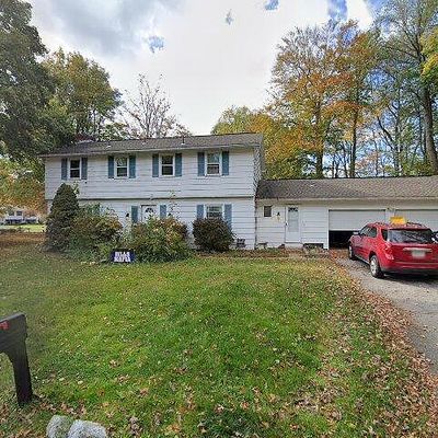 7 Charleswood Dr, Pittsford, NY 14534