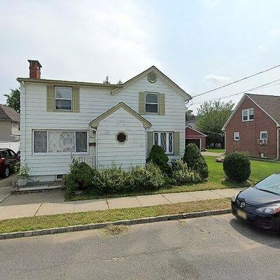 7 Weaver St, Little Falls, NJ 07424