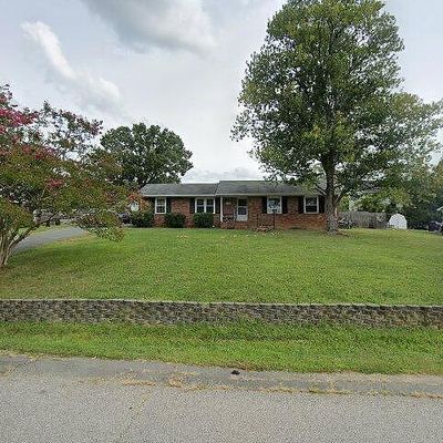 710 Edwards Dr, Fredericksburg, VA 22405