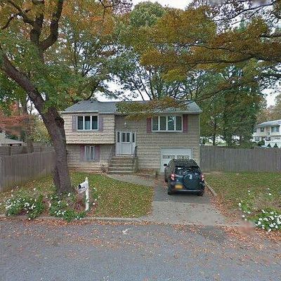 9 Delane Pl, Huntington, NY 11743