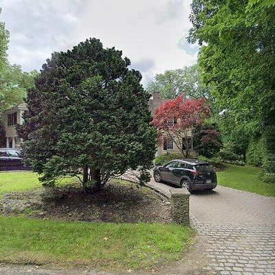 90 Suffolk Rd, Chestnut Hill, MA 02467