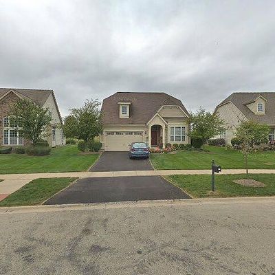 811 Canton Dr, Oswego, IL 60543