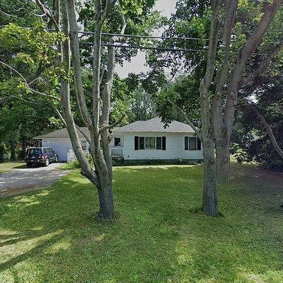 825 Shoemaker Rd, Webster, NY 14580