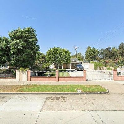 828 N Raitt St, Santa Ana, CA 92703