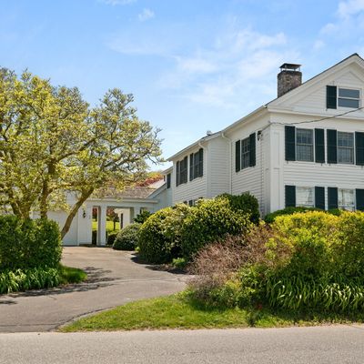 84 Old Black Point Rd, Niantic, CT 06357