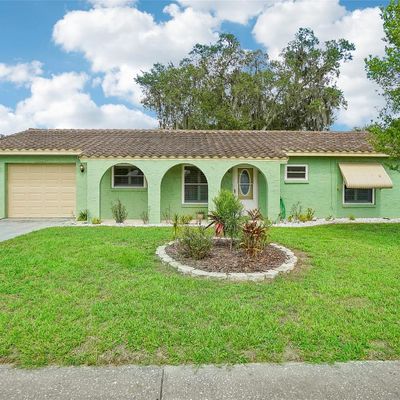 8410 Angela Ct, Zephyrhills, FL 33541