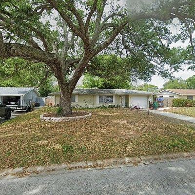 8456 121 St St, Seminole, FL 33772