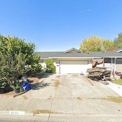 8544 Larch Ave, Cotati, CA 94931