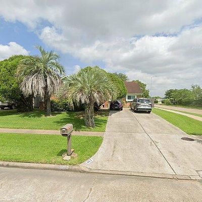 887 Silverpines Rd, Houston, TX 77062