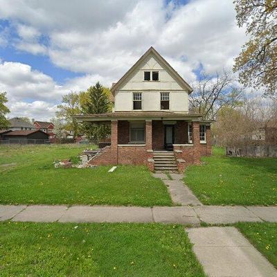 1029 E Holland Ave, Saginaw, MI 48601