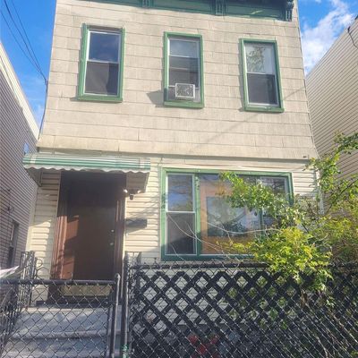 10318 34 Th Ave, Corona, NY 11368