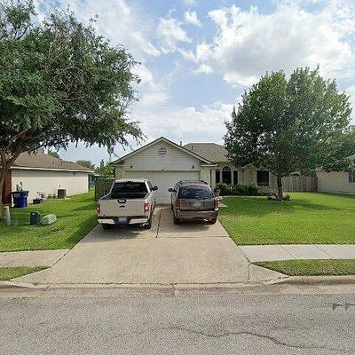 108 Harvest Ln, Hutto, TX 78634