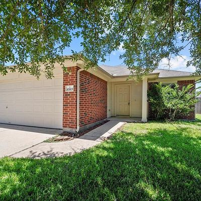 10815 Gold Finch Rd, Baytown, TX 77523