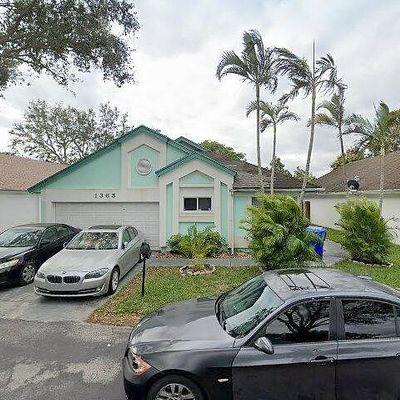 1365 W Glen Oak Rd, North Lauderdale, FL 33068