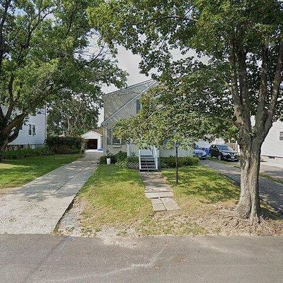 118 Brandon Rd, Cranston, RI 02910