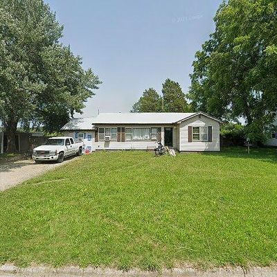 153 Crescent Dr, Lebanon, MO 65536