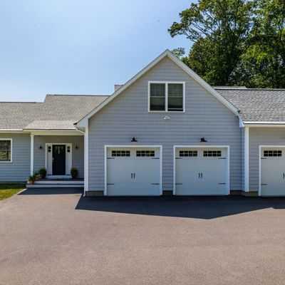 153 Niantic River Rd, Waterford, CT 06385