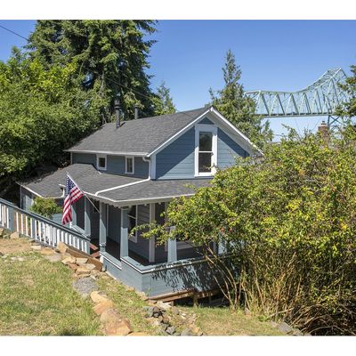 153 Washington St, Astoria, OR 97103