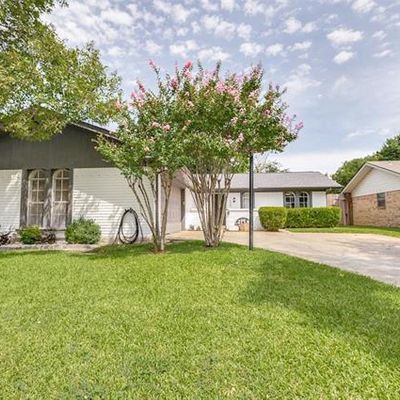 1605 Cecil Dr, Carrollton, TX 75006